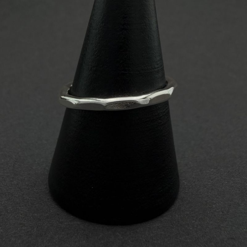 Rund sølvring hamret tekstur, 2mm